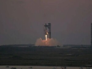 SpaceX, Starship roketiyle 20 uydu fırlattı