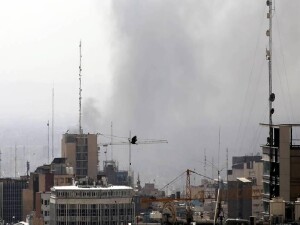 Tahran'da yeni saldırı dalgası: Patlamalar ve savaş uçaklarının sesleri duyuluyor