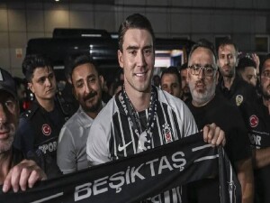 Beşiktaş, Vlahovic ile 3 yıllık sözleşme imzaladı