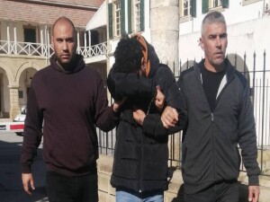 Uyuşturucuyla yakalanan zanlı 400 Euro karşılığında 4 gram sattığını kabul etti