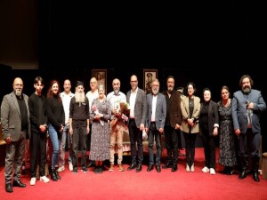 İskele Belediyesi, 4'üncü Tiyatro Günleri "Hadi Öldürsene Canikom" oyunuyla başladı