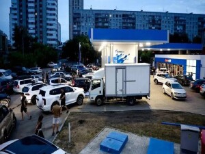 Rusya, iç piyasayı desteklemek için akaryakıt ithalatına başladı