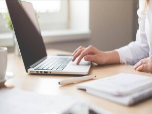 Küresel şirketler on binlerce kişiyi işten çıkarıyor