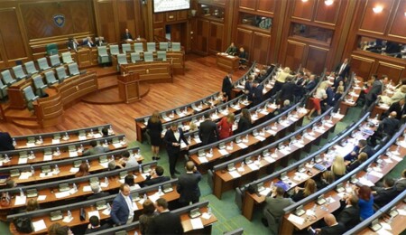 Kosova’da koalisyon hükümeti düştü