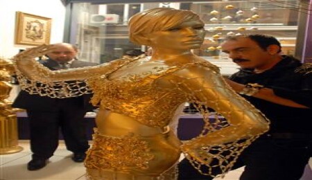 Hadise Eurovision'da bu elbiseyi giyecek