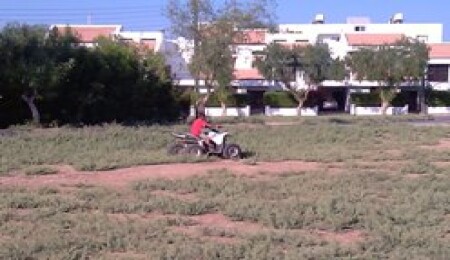 Yenikent'te küçük yaşta çocuklar ATV sürerken görüntülendi...