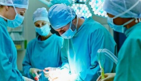 İngiltere'de ameliyat skandalı: Neşter bulamadı, İsviçre çakısı kullandı!