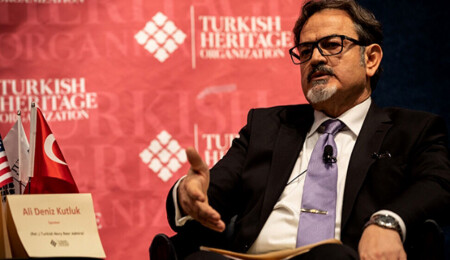 Emekli Tümamiral Ali Deniz Kutluk: "Ege emniyete alındıktan sonra Kıbrıs'a bakılır..."