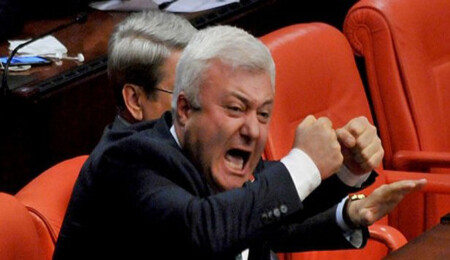 CHP'nin ağır toplarından Tuncay Özkan koronavirüse yakalandı