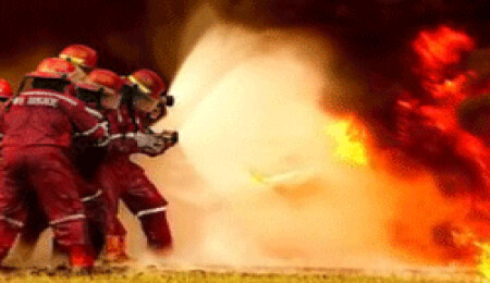 Bolu dağında Cancuri Nakliyat'a ait şampuan yüklü TIR yandı