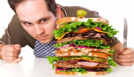 Koronavirüs tecridinde neden sürekli yemek yeme isteği doğuyor?