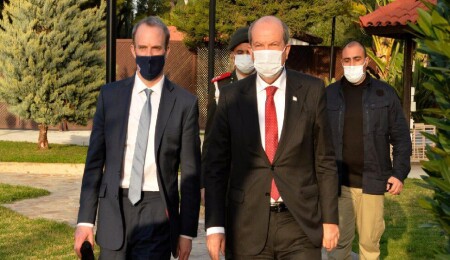 Ersin Tatar – Dominic Raab görüşmesi sona erdi: “Aşımızı istedik, Güney’e verilecekse biz de payımızı istiyoruz”