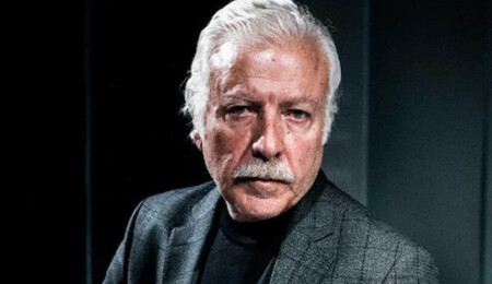 Ünlü tiyatrocu Ahmet Uz hayatını kaybetti