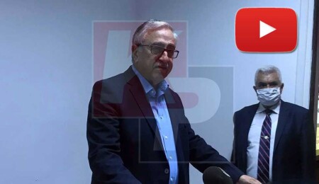 Siyasi hayatınının son konuşmasını yapan Mustafa Akıncı: “bu sonucun çıkmasında rol oynayanları tebrik ederim”