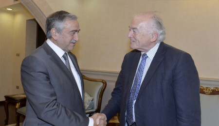 Cumhurbaşkanı Akıncı Lord Rıchard Balfe'yi kabul etti