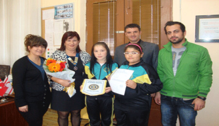 Girne Inner Wheel Kulübü'nden Alayköy İlkokulu'na kitap bağışı