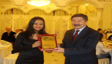 Türksoy'un "2012 Astana Türk Dünyası Kültür Başkenti" kapanış etkinliklerinde Umut Albayrak sahne aldı