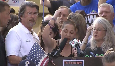 Amerikalı gençlerden Florida katliamı sonrası 'Bir Daha Asla' kampanyası