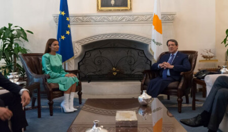 Anastasiadis, Eurovision'da Kıbrıs'a ikinciliği getiren Eleni Foureira'yı kabul etti