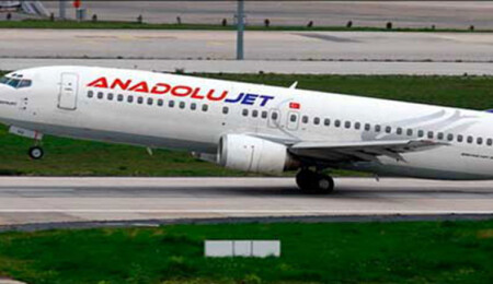 Ercan-İstanbul seferini yapan Anadolujet uçağı kalkıştan sonra geri döndü