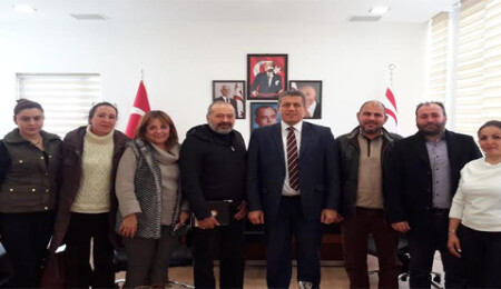 Kıbrıs Türk Çiçekciler Birligi Gazimağusa  Belediye Başkanı İsmail Arter'i ziyaret etti 