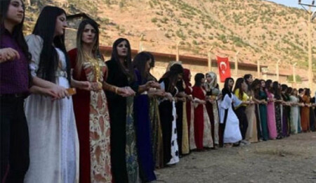 Aşiret düğününde dolar yasağı