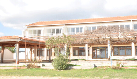 Kumyalı Turizm Uygulama Oteli kaderine terk edildi