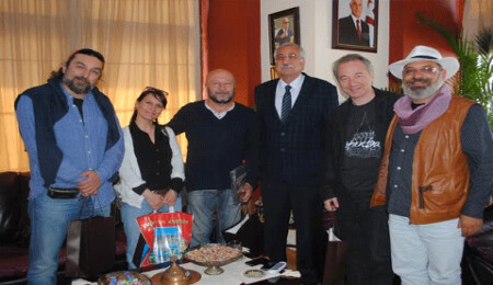 Güngördü, Tiyatro 1112 Garaj oyuncularını kabul etti