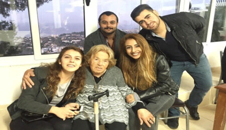 GAÜ öğrencileri Lapta Huzurevine ziyaret gerçekleştirdi