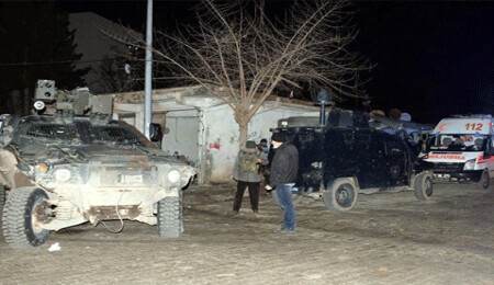Diyarbakır Çınar'da Emniyet'e bombalı araçla saldırı: 5 ölü, 39 yaralı