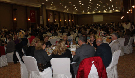 Girne Türk Kadınlar Birliği'nin 8 Mart gala yemeği gerçekleşti