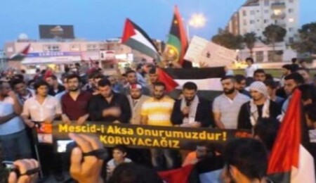 Kıbrıs'ta ESKAD Derneği Filistin yürüyüşüyle İsrail'i kınadı