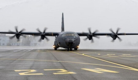 Fransa, vatandaşlarını İsrail'den tahliye etmek için askeri uçak gönderdi