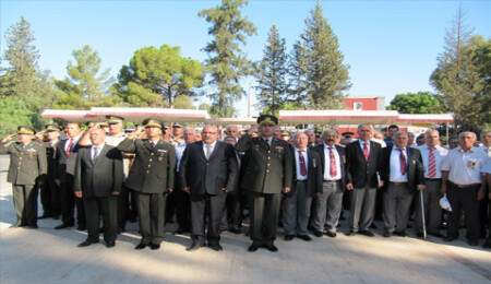 Atatürk'e "Gazilik" ünvanı verilmesinin yıldönümü Lefkoşa'da kutlandı