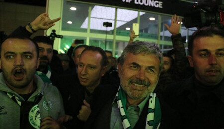 Aykut Kocaman Konyaspor taraftarıyla buluştu