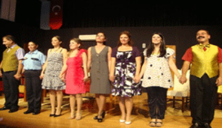 "AYKIRI İKİLİ" Girne'de