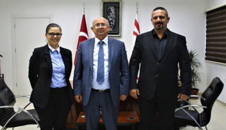 Bakan Özyiğit, Umut Otizm Derneği yetkilileri ile görüştü