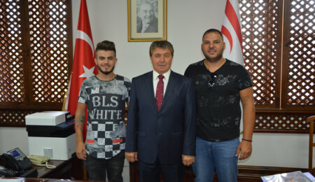 Bakan Üstel, İstanbul'daki Drift Dünya Finali'nde ikinci olan Yücebaş'ı kabul etti