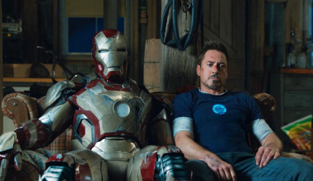 Iron Man, Kaptan Amerika'nın kaderini Endgame'den çok önce tahmin etmiş