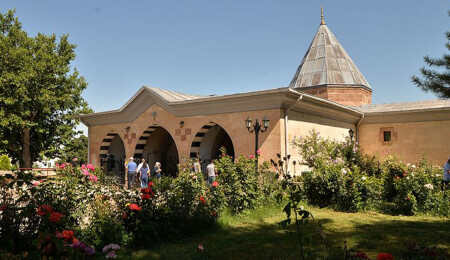 Sevgi ve hoşgörünün temsilcisi: Hacı Bektaş Veli