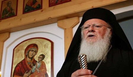 Bartholomeos “spontane kararla” Cumartesi Güney Kıbrıs’a gidiyor