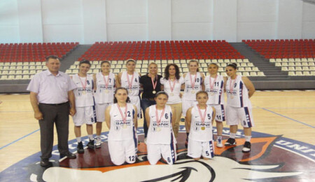 Yakın Doğu Üniversitesi Basketbol'da çifte şampiyonluk yaşadı