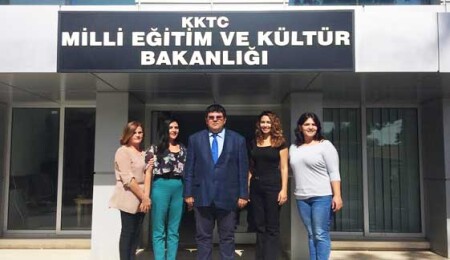 Milli Eğitim ve Kültür Bakanı Berova, İskele Kadınlar Derneği üyelerini kabul etti