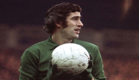 Chelsea'nin 'Kedi' lakaplı efsane kalecisi Peter Bonetti hayatını kaybetti