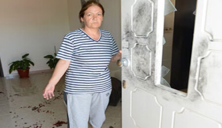 Yüzleri peçeli iki kişi Bostancı'da bir eve zorla girdi