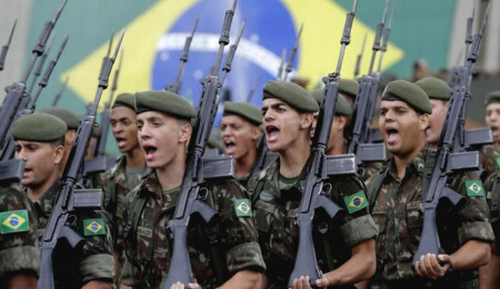 Brezilya'da darbe tartışması sürüyor