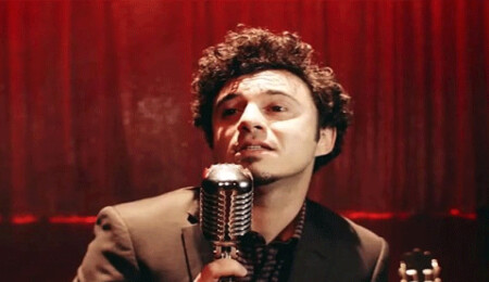 Kıbrıslı Türk müzisyen Buray, iTunesun en iyileri arasında!