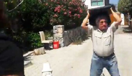 Canlı yayın durduktan sonra yaşananlar: "Bıçkı ile saldırdılar. 2 arkadaşımız darp edildi"