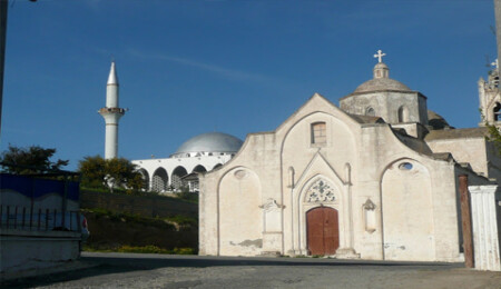 Kıbrıs'ta dinler arası iletişim