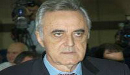 Attığım imzalarımın arkasındayım